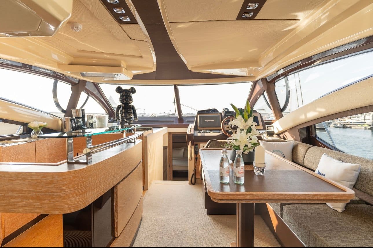 Azimut 53ft