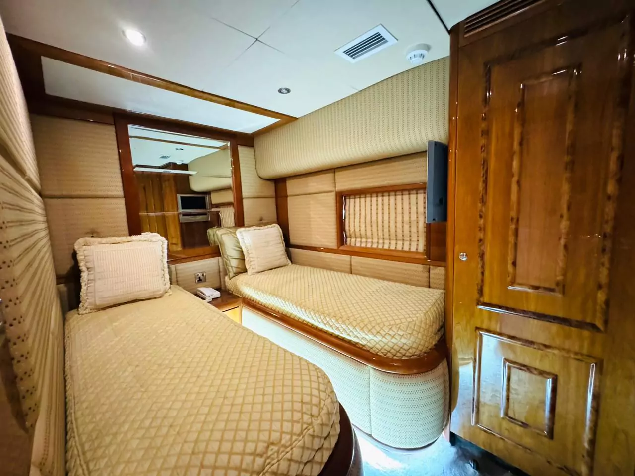 Majesty 70ft